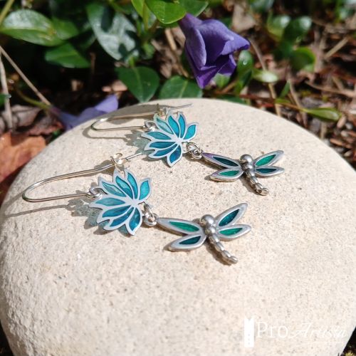 Boucles d'oreilles en émail plique à jour '' Libellules ''.