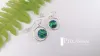 Boucles d'oreilles en émail sublimé de feuilles d'argent vert et turquoises. .